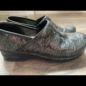 Dansko | Black and silver work clog